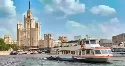 От 700 р. на прогулки по Москве-реке по маршруту «Центральный»