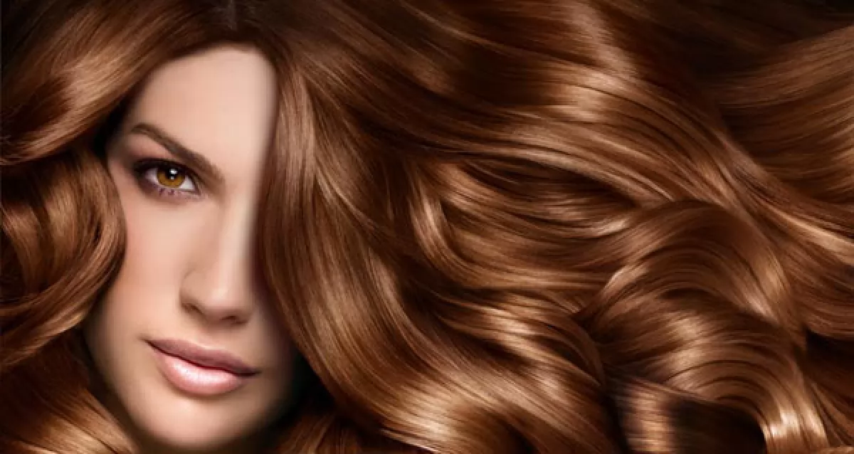 Цвет медно-каштановый махагон. Медно каштановый. Миндальный цвет волос. Имбирно рыжий цвет волос. Краска для волос рябина миндаль.