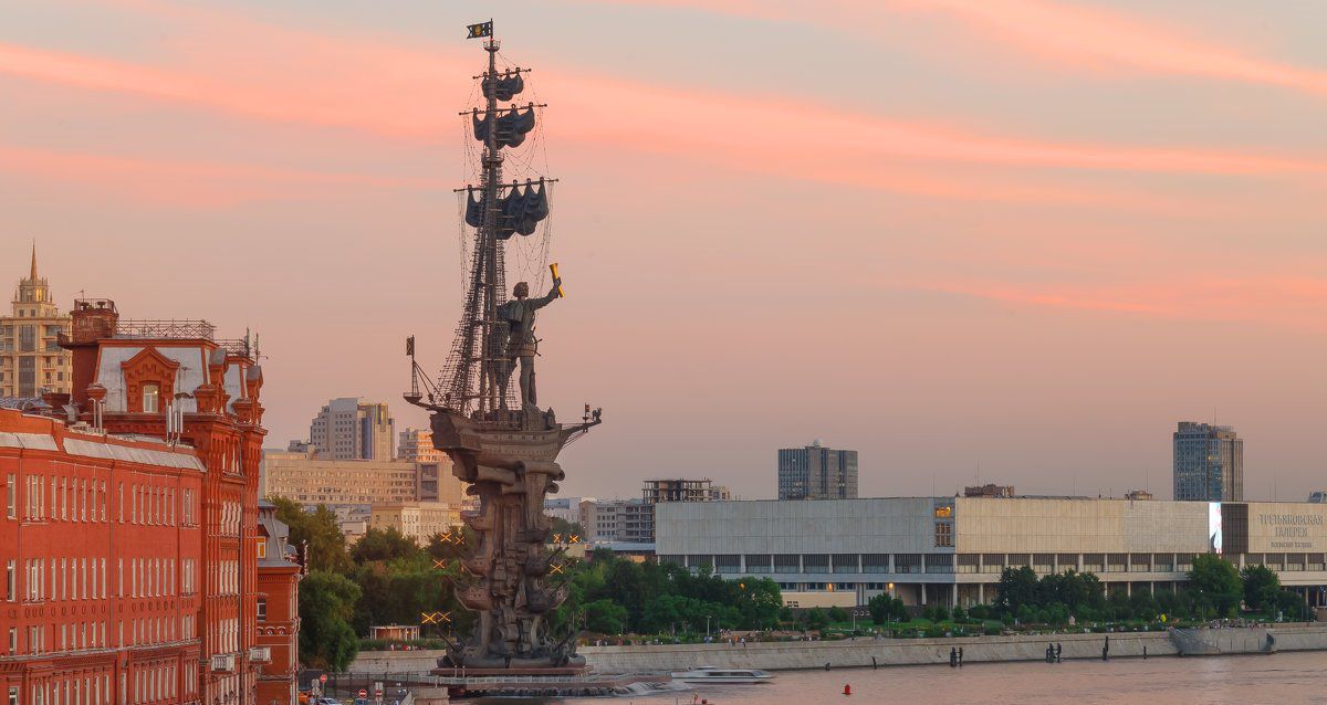 речная прогулка по центру Москвы