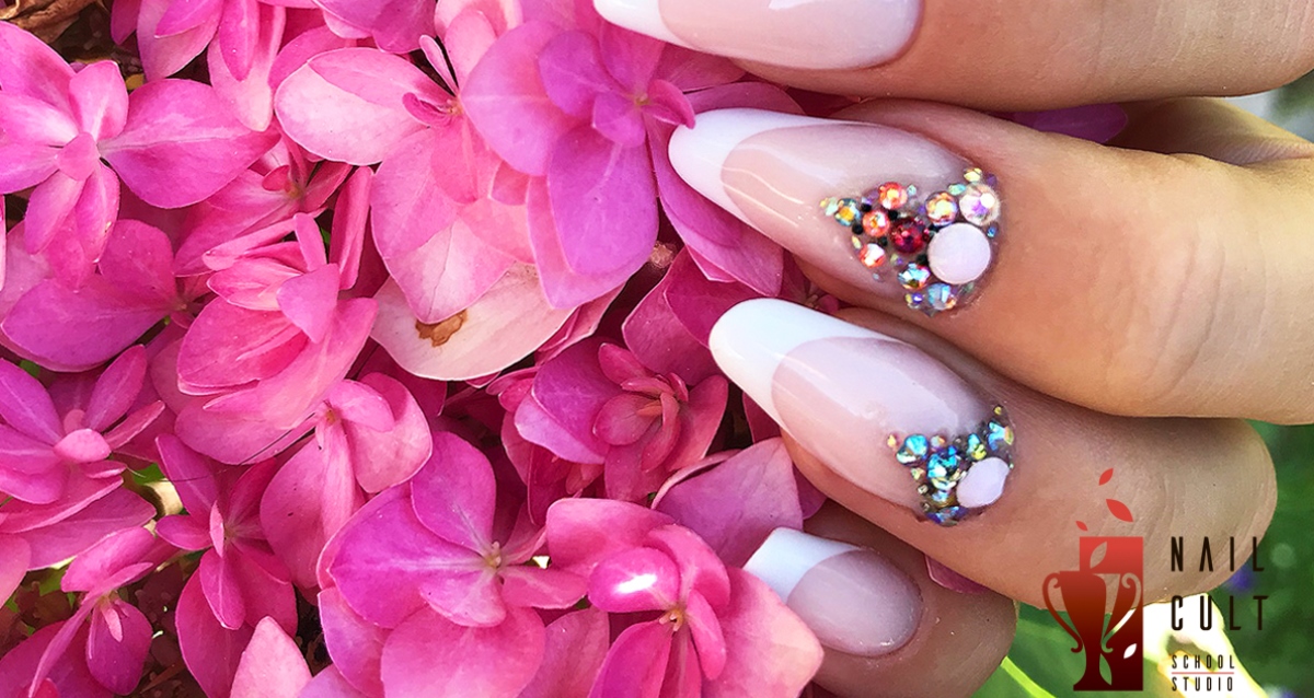 маникюр в студии красоты NAILCULT