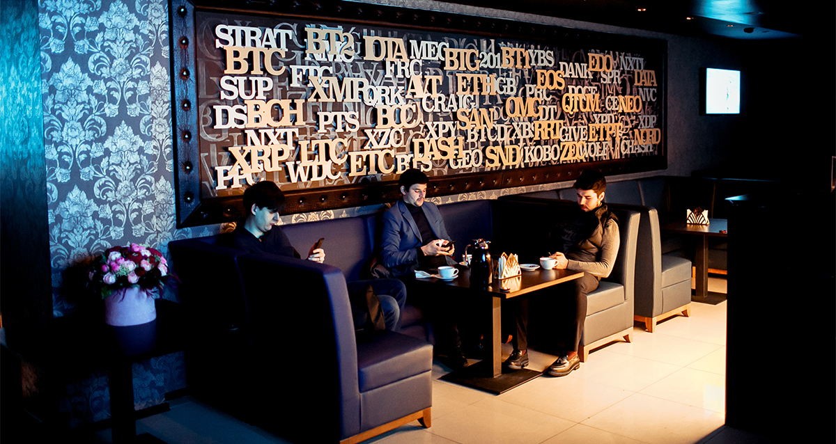 интерьер лаунж бара CRYPTO BAR